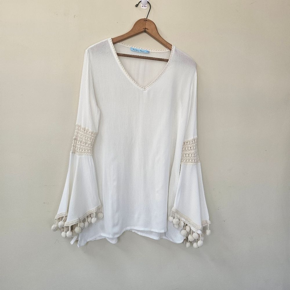 Solitaire Swimsuit Cover Top Womens Sz M Beige V-neck Boho Bell Sleeve Pom Poms